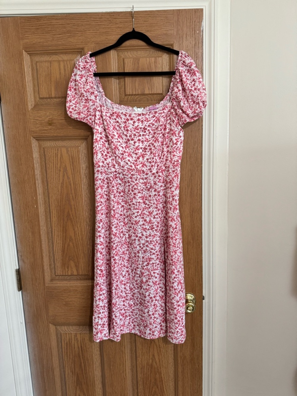 Mi Ami Pink Floral Puff-Sleeve Midi Dress